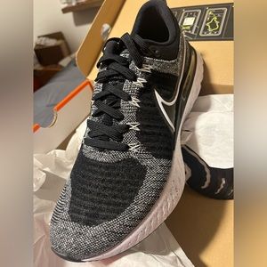 NIKE React Running Shoes